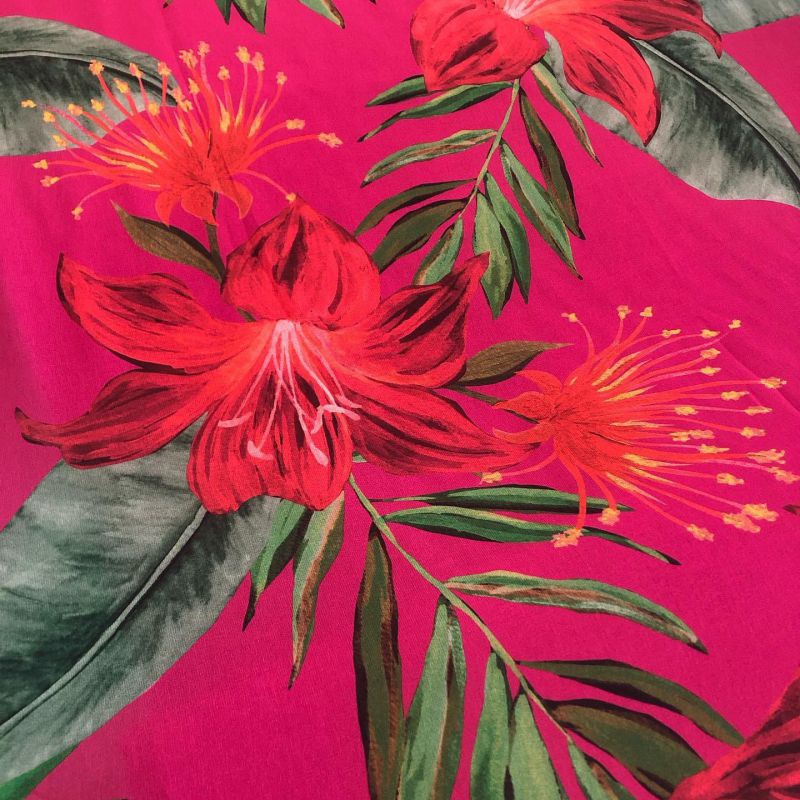 Tecido Musselina Toque De Seda Estampada Hibisco Rubi • Conexão