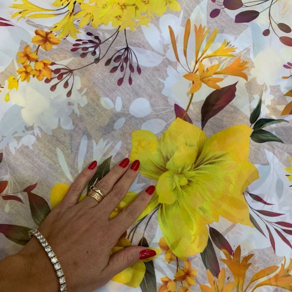 Tecido Musselina Estampada Floral Amarelo • Conexão Tecidos