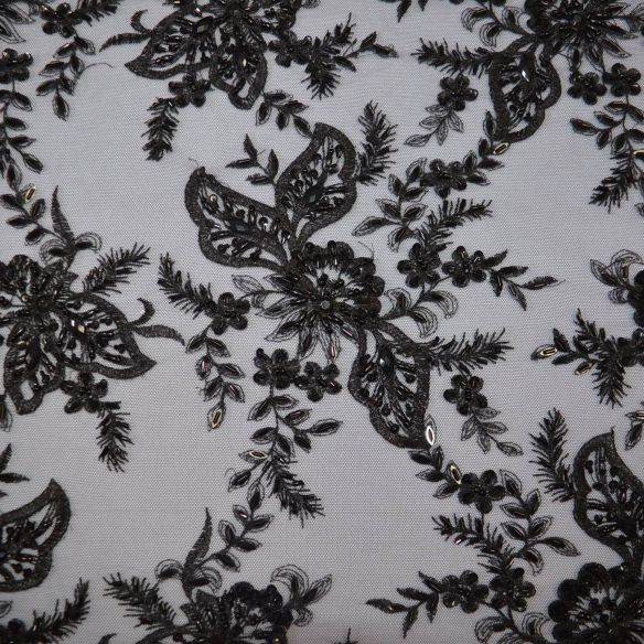 TULE BORDADO COM PEDRARIAS PRETO. 