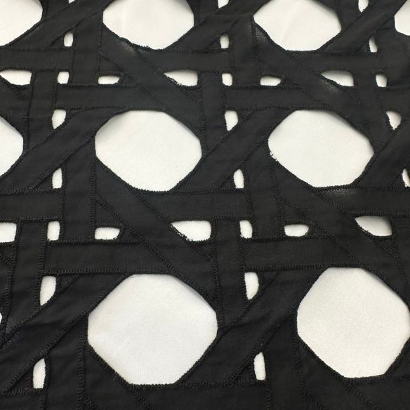 Tecido Crepe Ggt Exclusivo Bordado • Conexão Tecidos