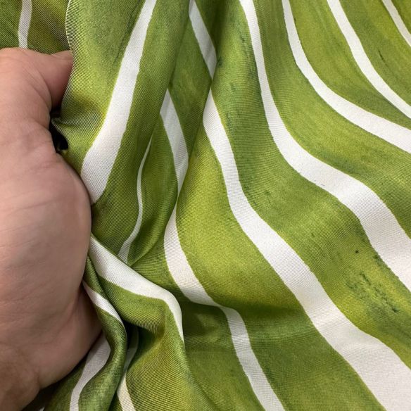 Tecido Cetim de Seda Estampado Folhagem Italiana • Conexão Tecidos