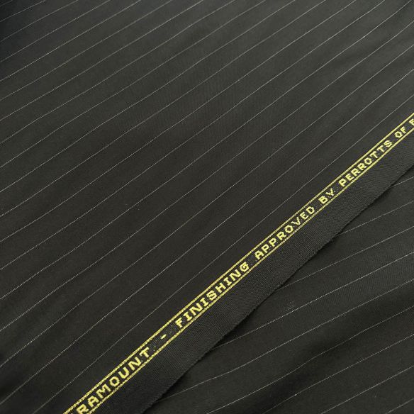 TECIDO LÃ FRIA SUPER TROPICAL CLASSIC PRETO RISCA DE GIZ • Conexão