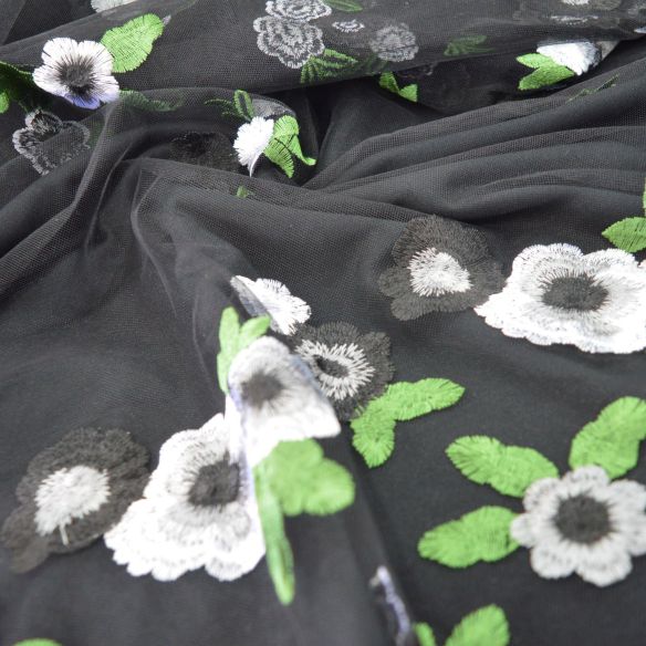 TULE BORDADO PRETO FLORAL • Conexão Tecidos