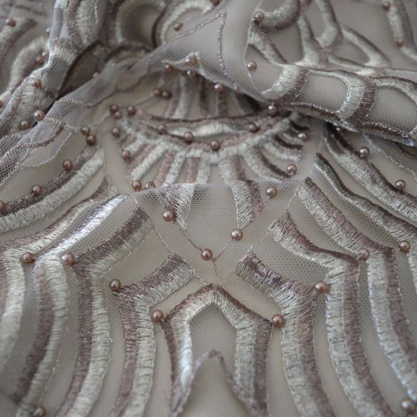 TULE BORDADO COM PEDRARIAS NUDE • Conexão Tecidos