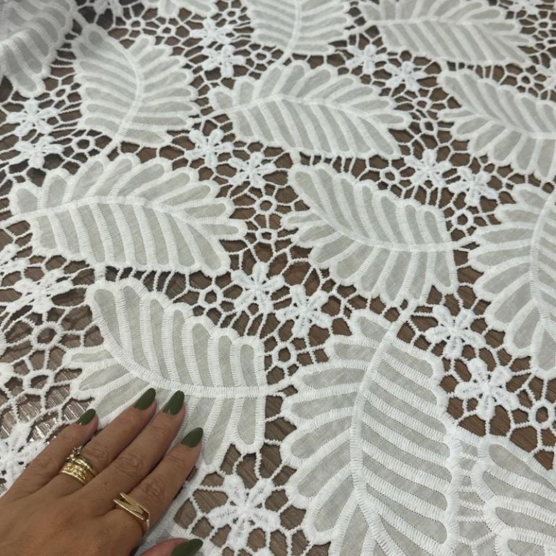 RENDA RICHELIEU FOLHAS. 