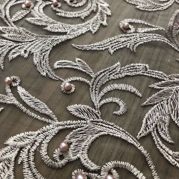 TULE BORDADO COM PÉROLAS ROSA ANTIGO • Conexão Tecidos