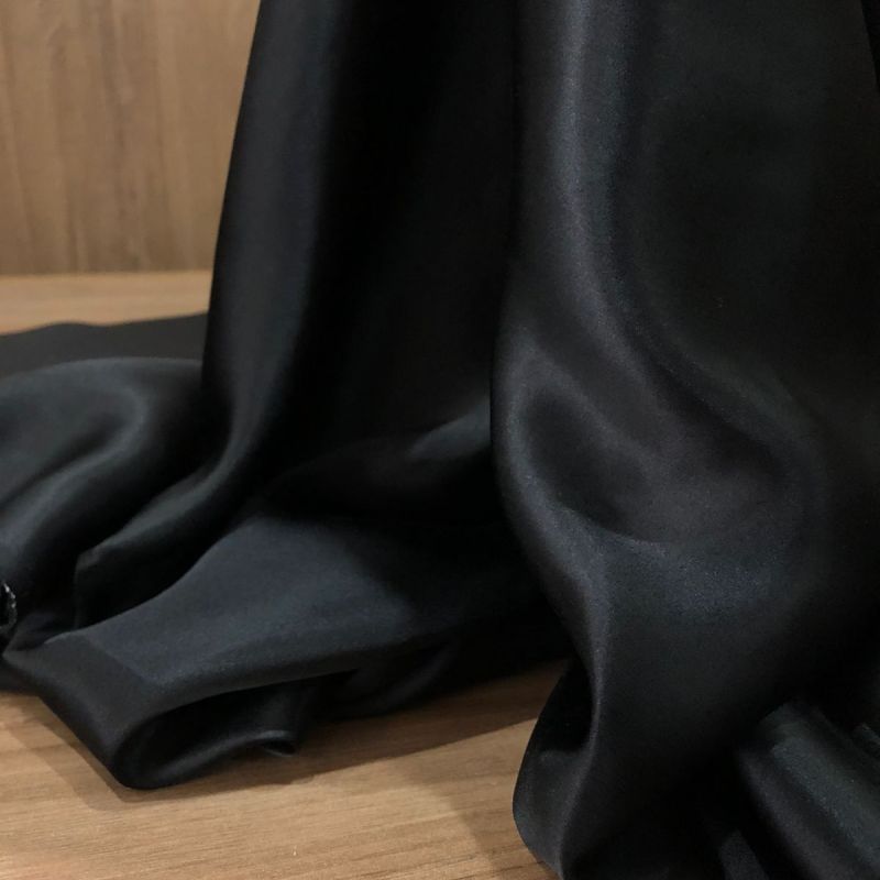 Tecido Cetim de Seda Liso Preto • Conexão Tecidos