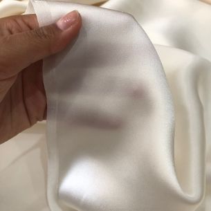 Tecido Cetim de Seda Liso Off White • Conexão Tecidos 2