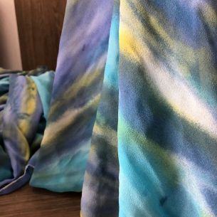 TECIDO GEORGETE DE SEDA PURA ORLA AZUL • Conexão Tecidos