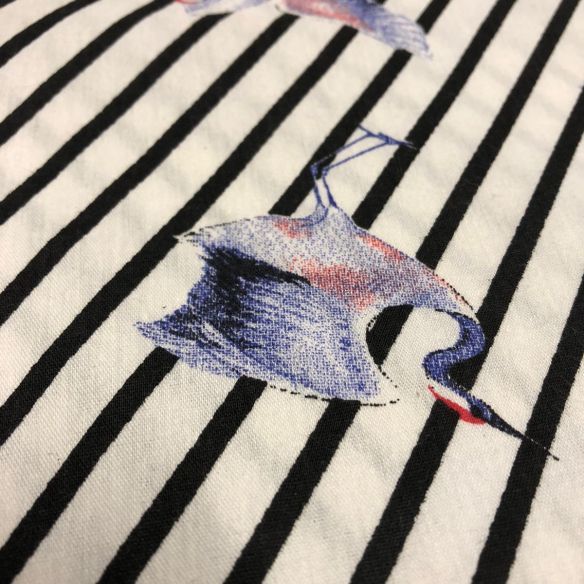 TECIDO TRICOLINE ESTAMPA GARÇA AZUL • Conexão Tecidos