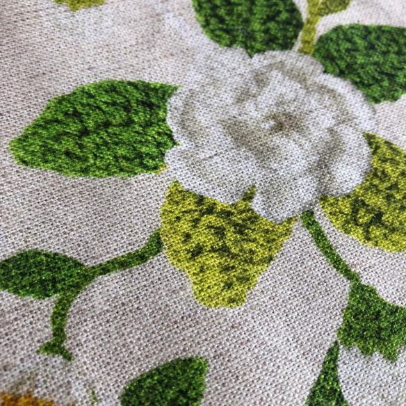 TECIDO DE LINHO MISTO JARDIM DE ROSAS • Conexão Tecidos