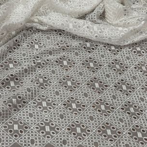 CHIFFON DE SEDA BORDADO OFF • Conexão Tecidos