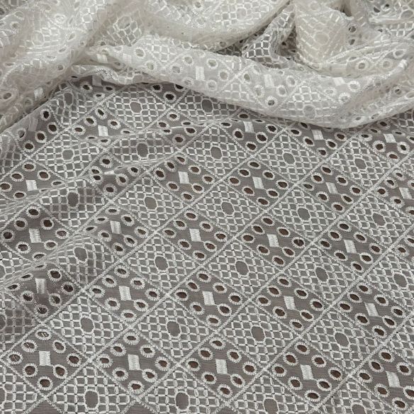 Tecido Chiffon De Seda Bordado Off White • Conexão Tecidos