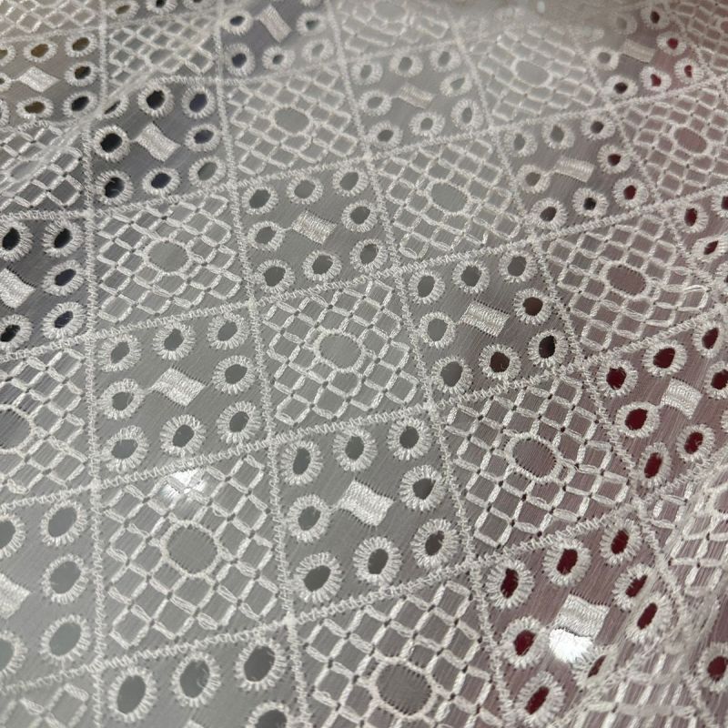 Tecido Chiffon De Seda Bordado Off • Conexão Tecidos