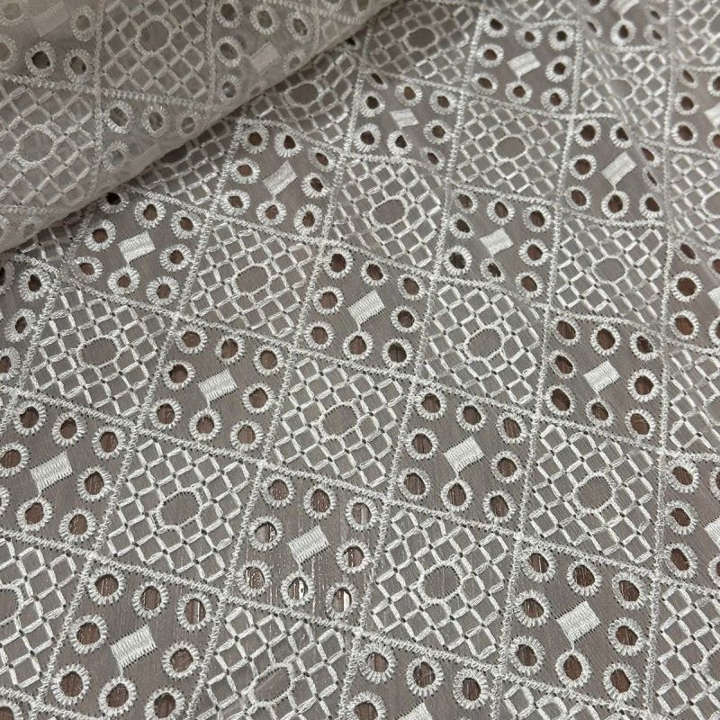 Tecido Chiffon De Seda Bordado Off • Conexão Tecidos