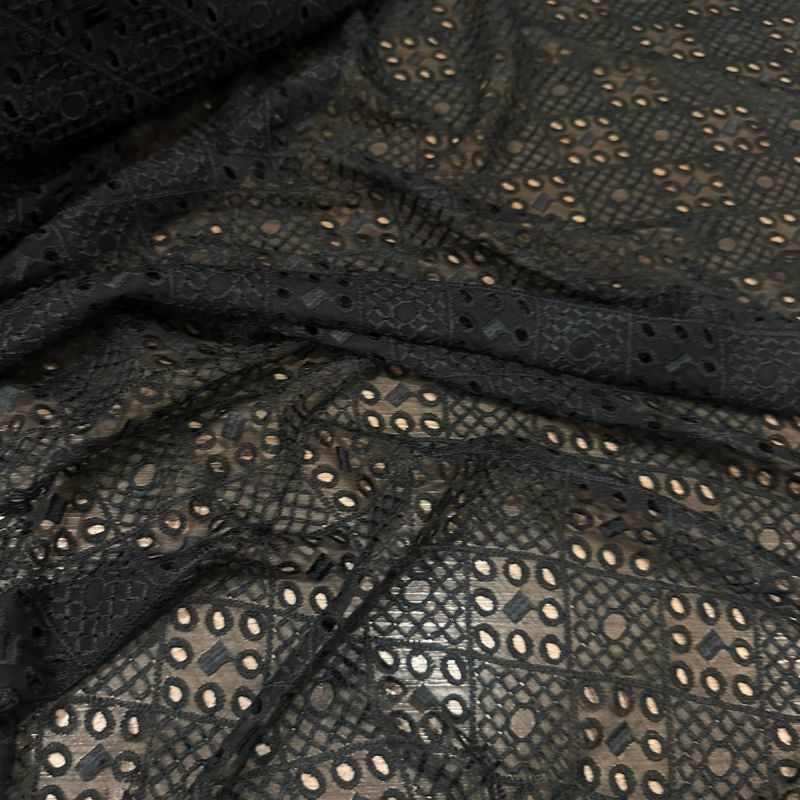 CHIFFON DE SEDA BORDADO PRETO • Conexão Tecidos