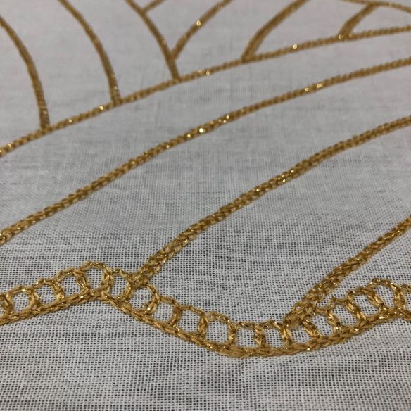 Tecido Linho Misto Bordado Campina Dourada • Conexão Tecidos