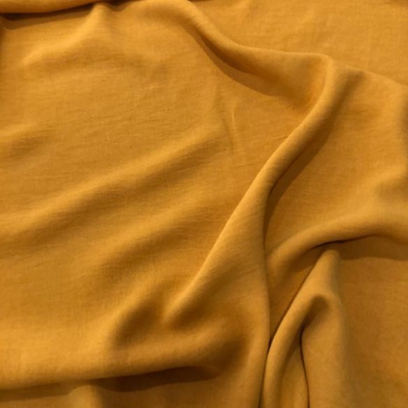 Tecido Crepe Duna (Air Flow) Mostarda • Conexão Tecidos