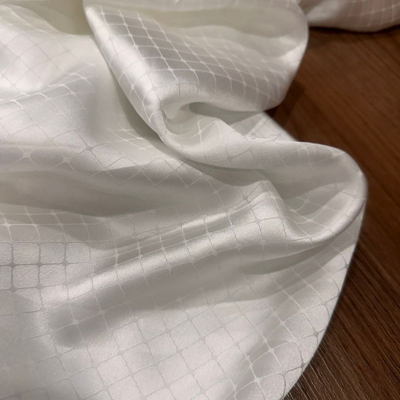 Tecido Cetim de Seda Liso Maquinetado Off White • Conexão Tecidos