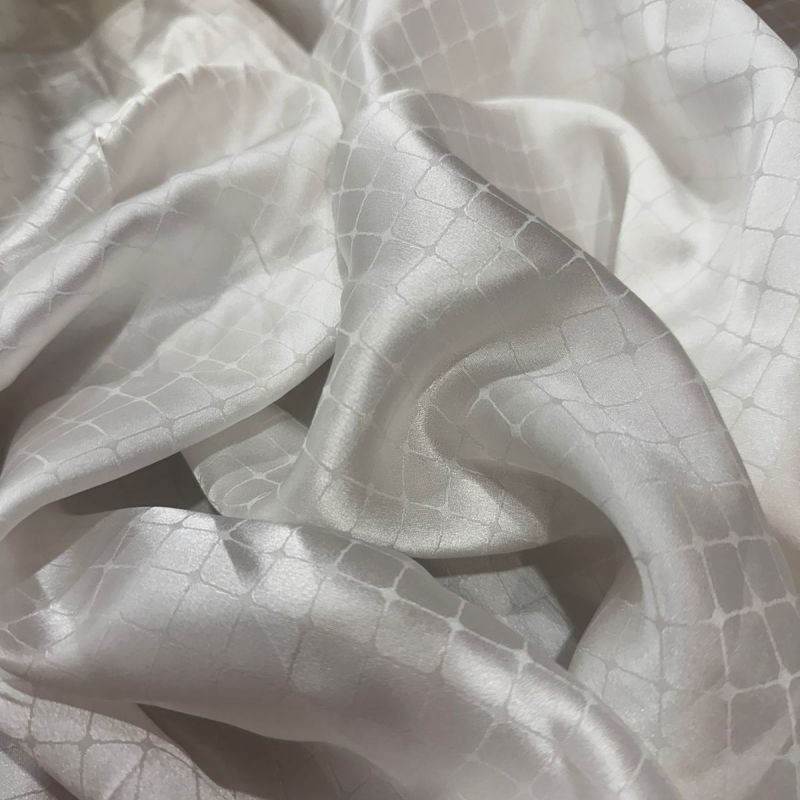 Tecido Cetim de Seda Liso Maquinetado Off White • Conexão Tecidos