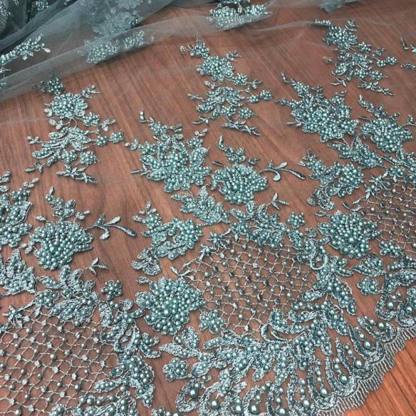 TULE BORDADO COM PEDRARIAS VERDE TIFANY 1 • Conexão Tecidos