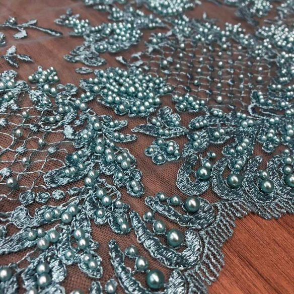 TULE BORDADO COM PEDRARIAS VERDE TIFANY 1 • Conexão Tecidos