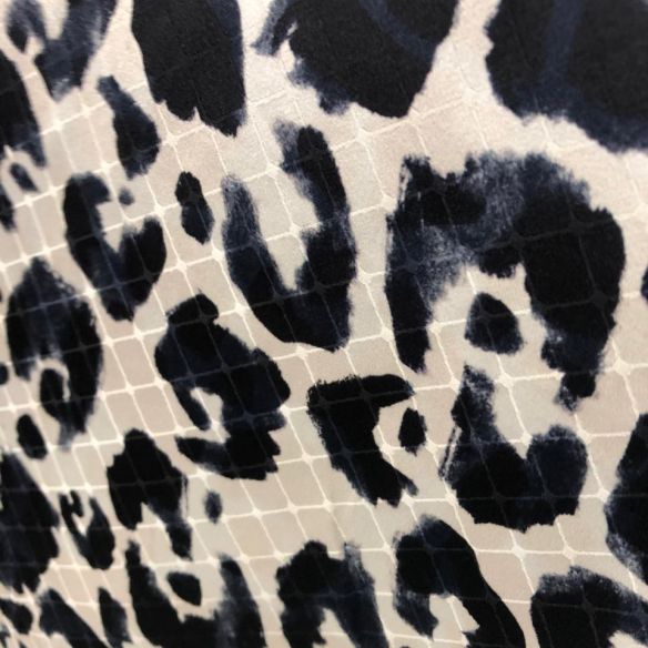 TECIDO CETIM DE SEDA ANIMAL PRINT MAQUINETADO • Conexão Tecidos