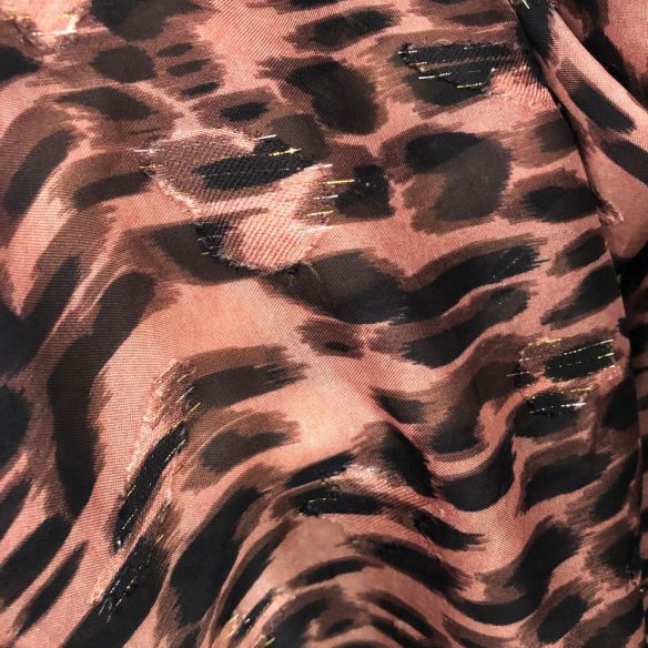 MUSSELINE DE VISCOSE ANIMAL PRINT COM FIO DE LUREX • Conexão Tecidos MUSSELINE DE VISCOSE ANIMAL PRINT COM FIO DE LUREX • Conexão Tecidos