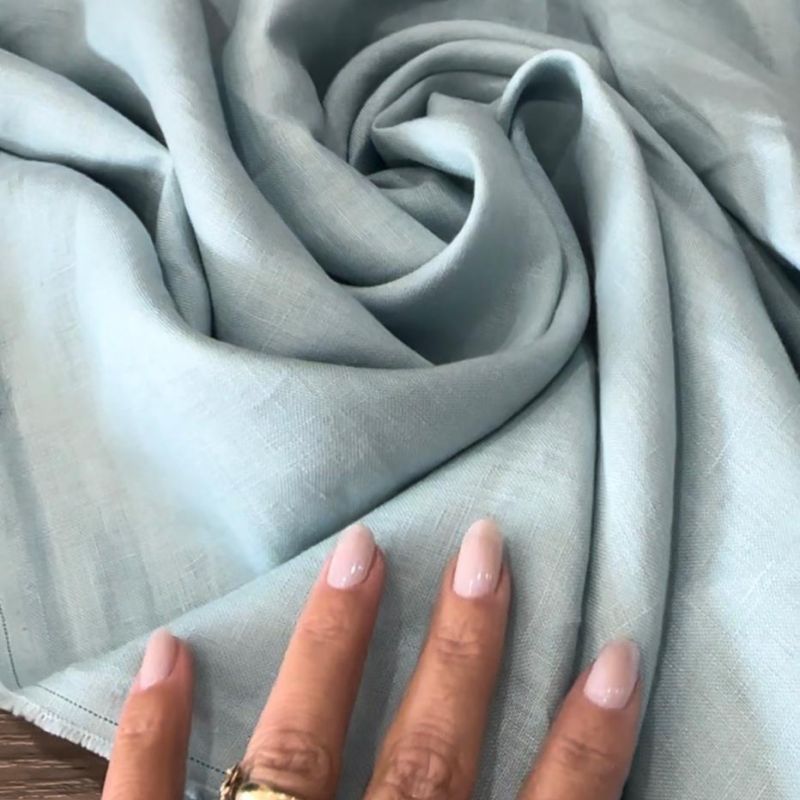 TECIDO CAMBRAIA DE LINHO PURO AZUL CLARO • Conexão Tecidos