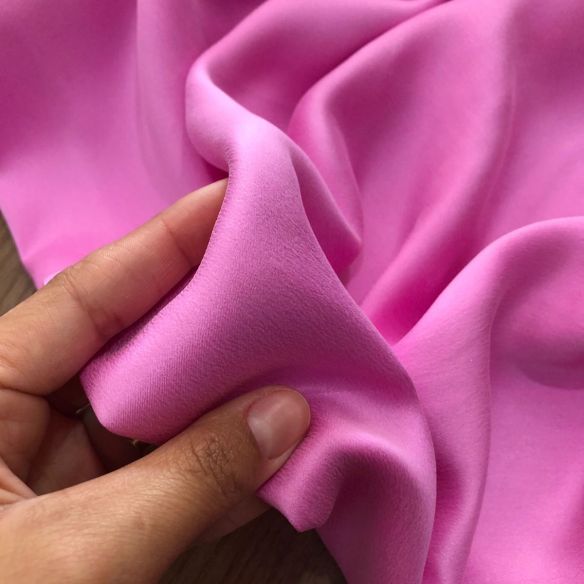 TECIDO CETIM DE SEDA ESTONADO ROSA • Conexão Tecidos TECIDO CETIM DE SEDA ESTONADO ROSA • Conexão Tecidos