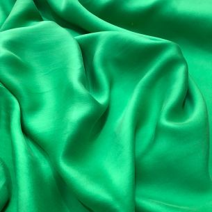 Tecido Cetim de Seda Liso Estonado Verde • Conexão Tecidos