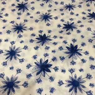 TECIDO CAMBRAIA DE ALGODÃO PEQUENAS FLORES DE JAZIDAS • Conexão