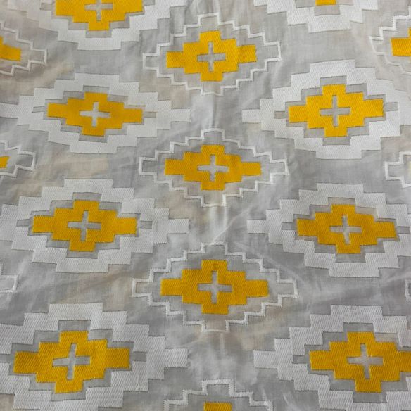 Tecido Lese Off E Amarelo Pixel • Conexão Tecidos