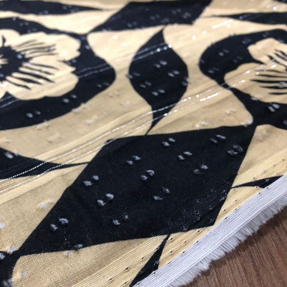 TECIDO CAMBRAIA DE ALGODÃO FLORAL COM LUREX • Conexão Tecidos TECIDO CAMBRAIA DE ALGODÃO FLORAL COM LUREX • Conexão Tecidos