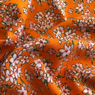 Tecido Viscose Estampada Florais Pequenos Laranja • Conexão Tecidos 2