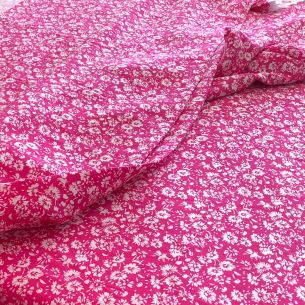 Tecido de Viscose Florais Pequenos Pink • Conexão Tecidos 2