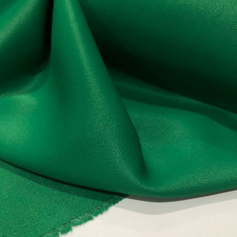 Tecido Crepe Patou Verde Folha • Conexão Tecidos