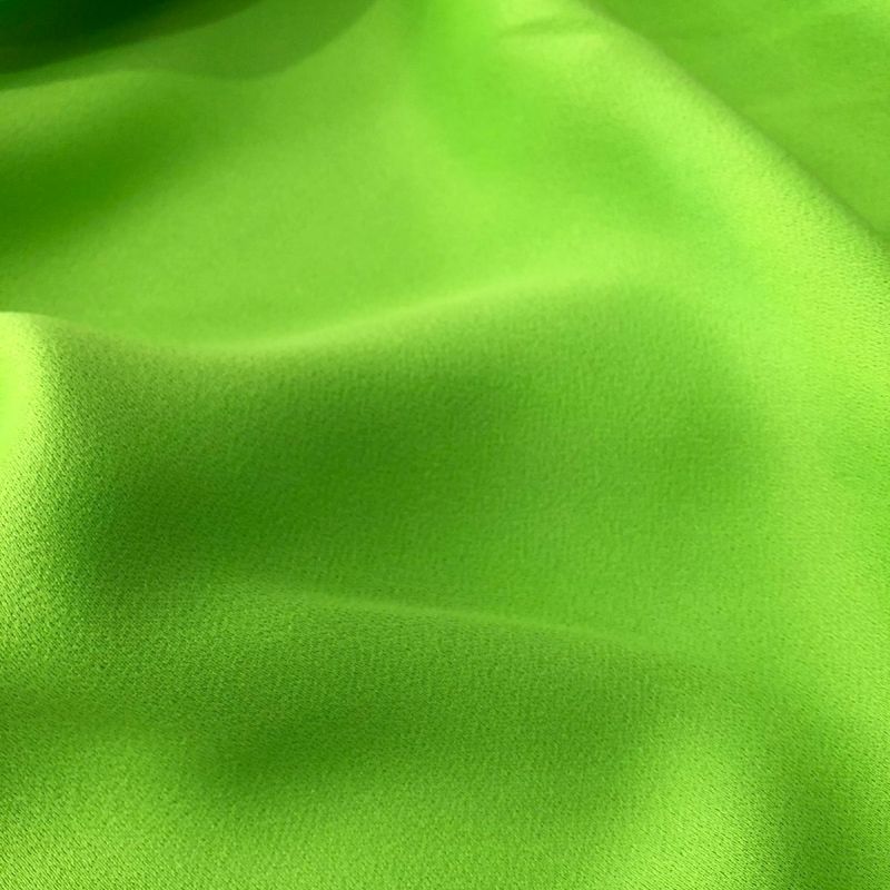 CREPE PATOU VERDE CÍTRICO • Conexão Tecidos