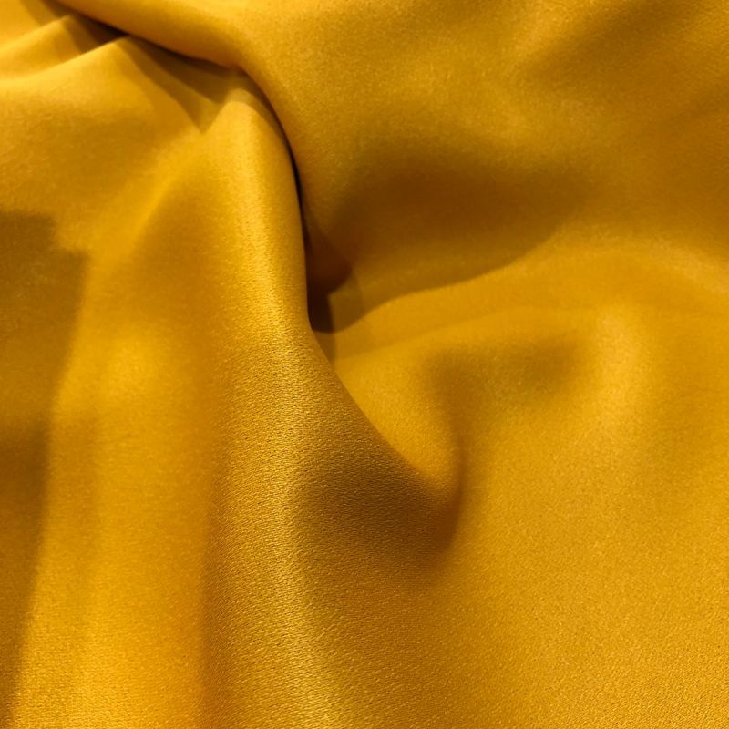 Tecido Crepe Patou Amarelo Medalhão • Conexão Tecidos
