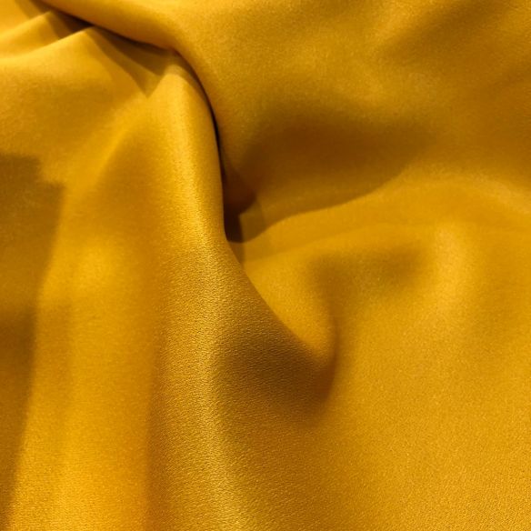 CREPE PATOU AMARELO MEDALHÃO • Conexão Tecidos CREPE PATOU AMARELO MEDALHÃO • Conexão Tecidos