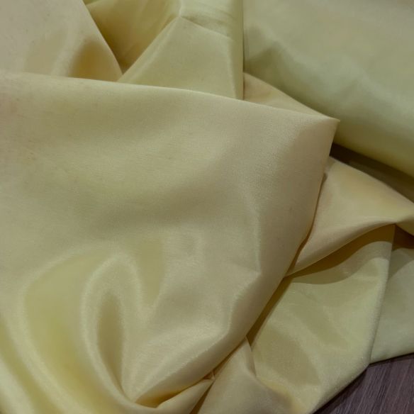 Alpaseda Amarelo Suave. 