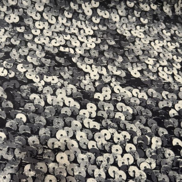 Tecido Cetim de Seda Estampado Paetê 3D Black • Conexão Tecidos