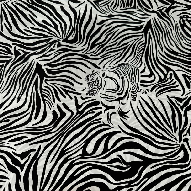Tecido Crepe De Chine Estampado Black Tiger • Conexão Tecidos