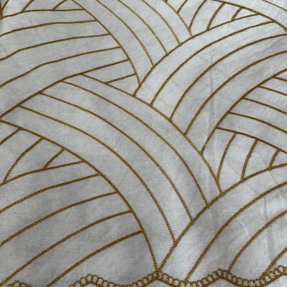 Tecido Linho Misto Off White Bordado Campina Dourada • Conexão Tecidos