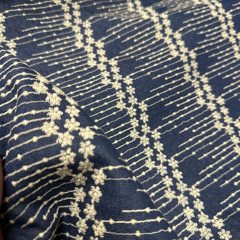Tecido Jeans Bordado Jacarta • Conexão Tecidos