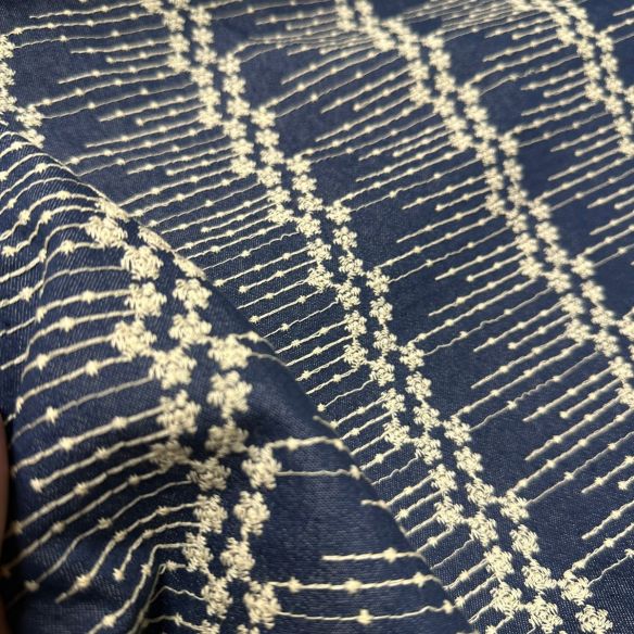 JEANS BORDADO JACARTA • Conexão Tecidos