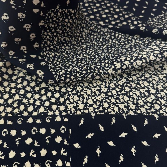 Tecido Tricrepe Estampado Liberty Blue Night • Conexão Tecidos