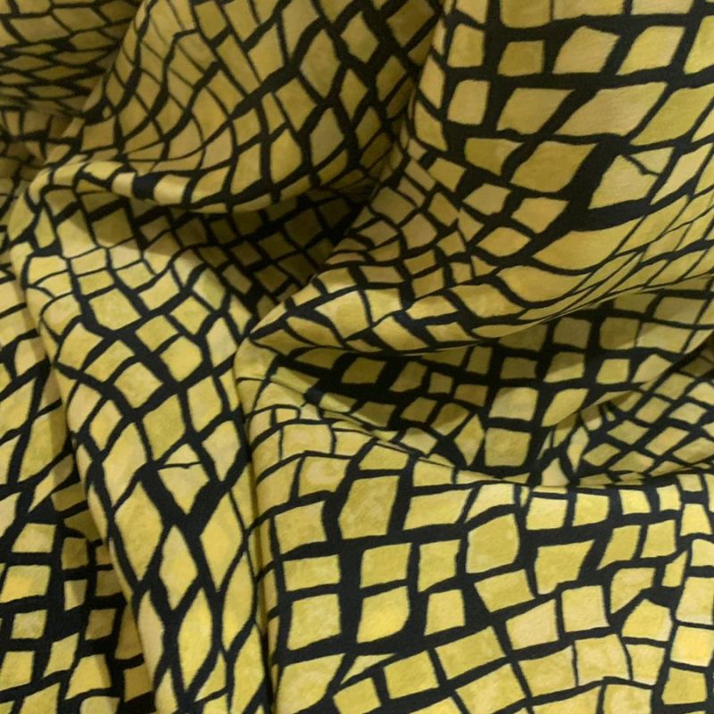 Tecido Crepe de Chine Estampado Gold Yellow • Conexão Tecidos