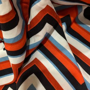 VISCOSE ESTAMPADA CHEVRON RED • Conexão Tecidos