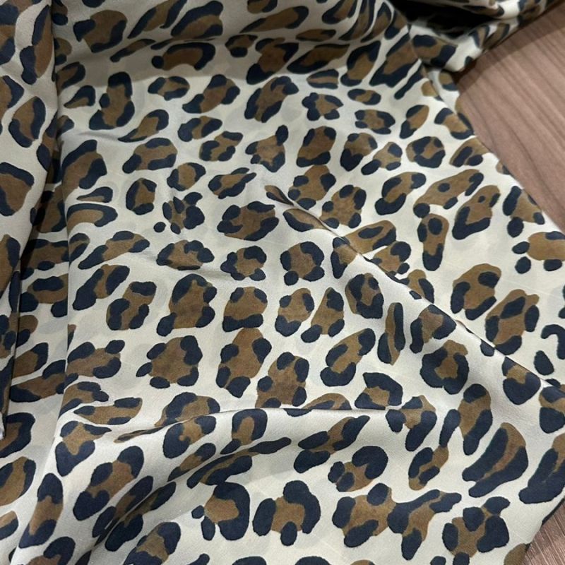 Tecido Crepe de Chine Estampado Animal Print • Conexão Tecidos